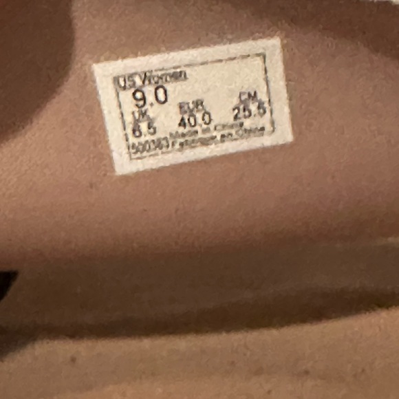 NFS—SOLD ELSEWHERE!!! VANS *UNISEX* NUDE CHECKERED SLIDES! - Picture 4 of 4